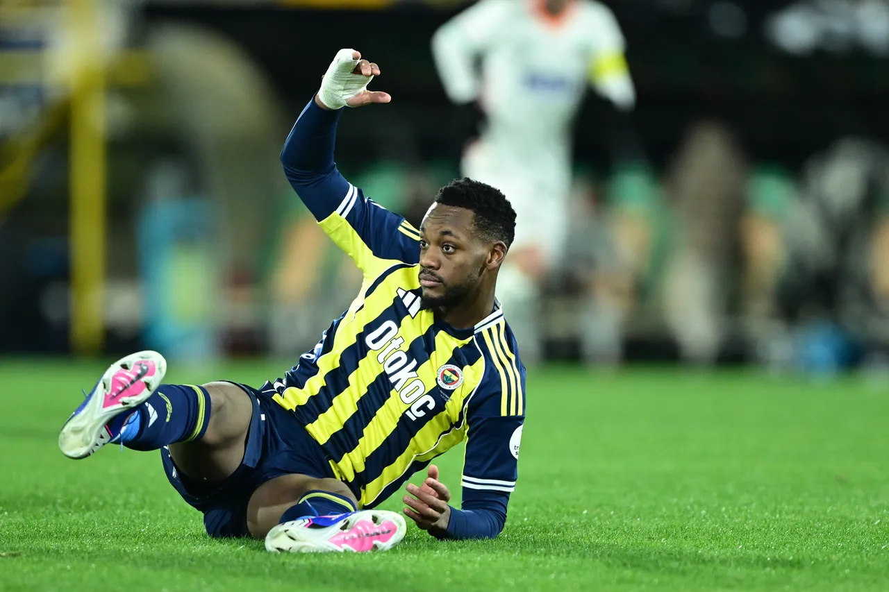 Jhon Duran, Aston Villa karşısında takımdaki yerini alabilecek