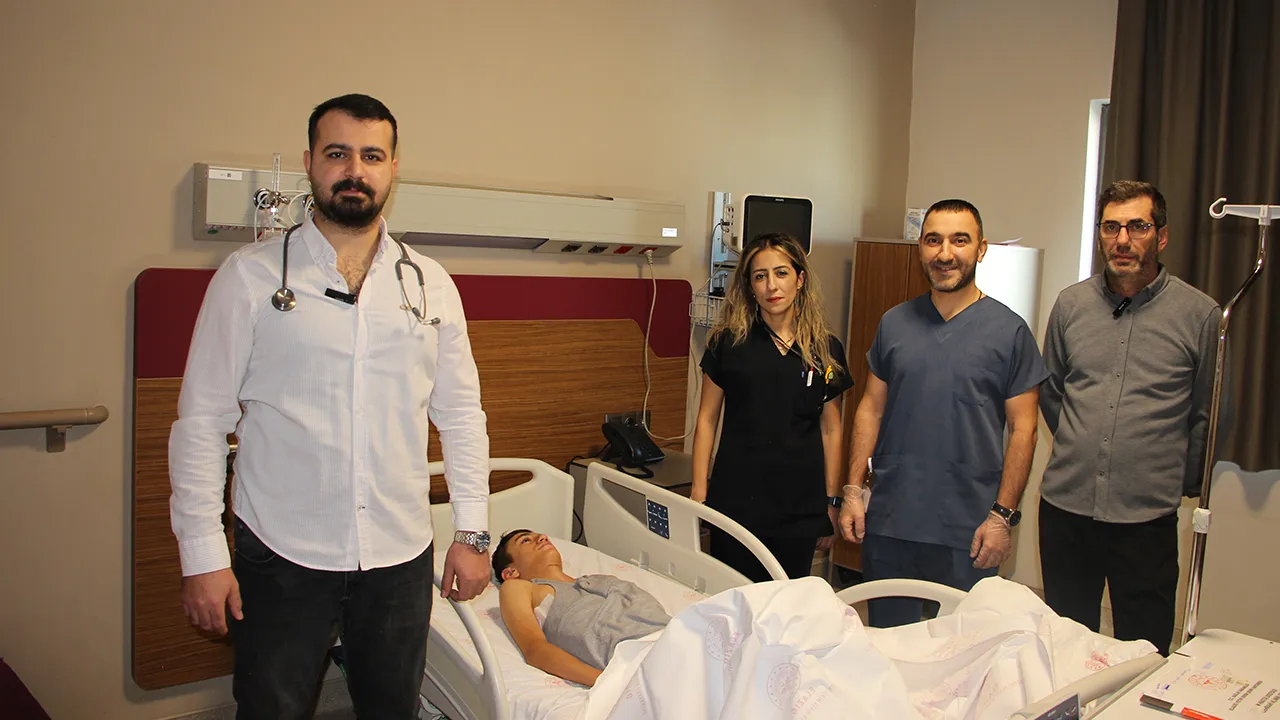  İsmi duyulmamış hastalık! Ameliyatla sağlığına kavuştu 