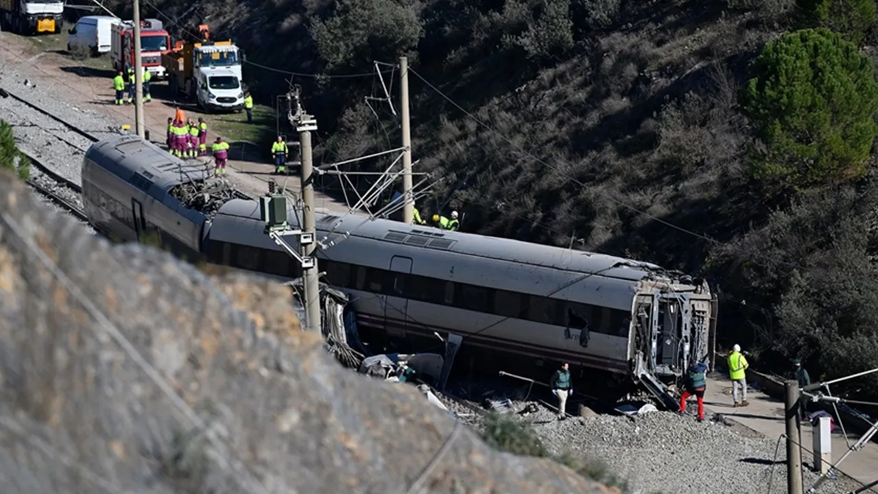 İspanya'da demiryolu krizi! Makinistler güvenlik için iş bırakıyor