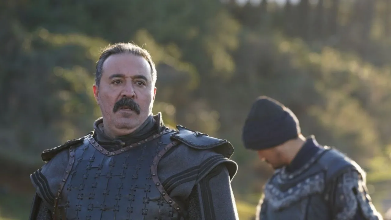 Karesi Beyliği lideri Demirhan Han'ı canlandıran Mustafa Üstündağ kimdir?