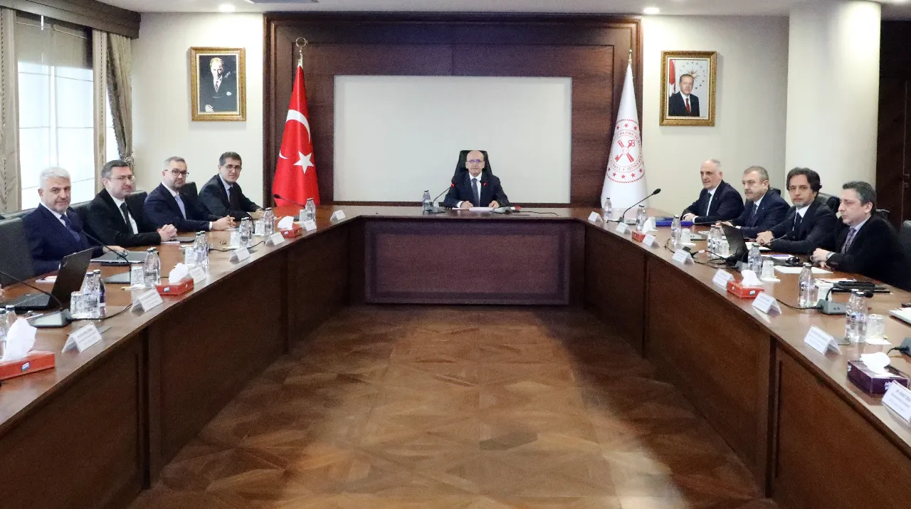 Konut kredileri ve kredi kartları masaya yatırıldı