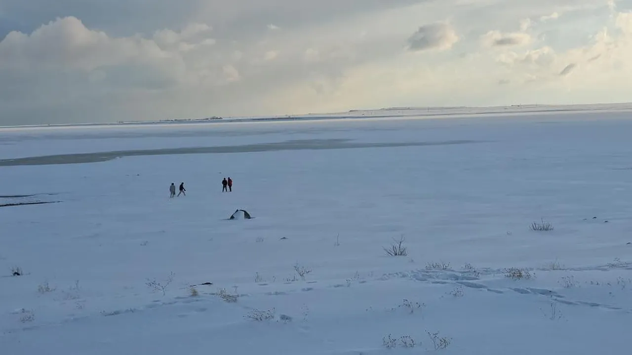 'Kuş cenneti' olarak biliniyordu: Arin Gölü tamamen dondu!