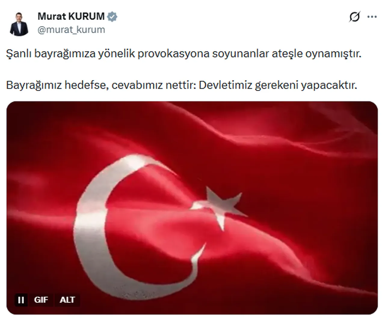 Türk Bayrağı paylaşımlarıyla tepkiler sürüyor! Bayrak indirme olayı nedir?