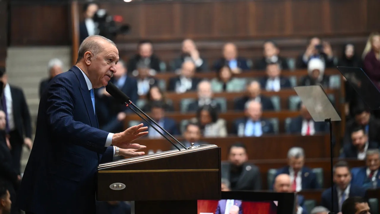 Türk bayrağına alçak saldırıya Erdoğan'dan sert tepki: O kirli elleri muhakkak bulacak, hesap soracağız