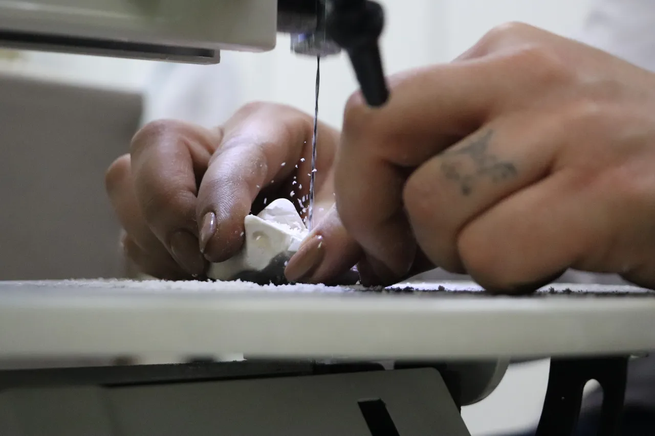 Altın olmayan beyaz altın gelir kapısı oldu! Kolye, tespih… Hepsinin içinde var