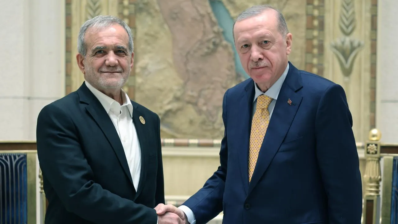 Cumhurbaşkanı Erdoğan ile İran Cumhurbaşkanı Pezeşkiyan arasında kritik görüşme