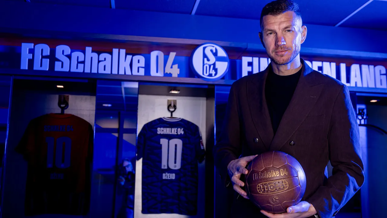 Edin Dzeko transferi açıklandı: 15 yıl sonra geri döndü