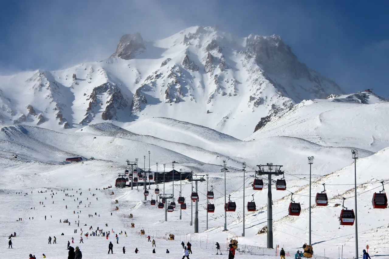 Erciyes'te 2 metreye yakın kar var! Kayseri'de yağış yeniden başladı