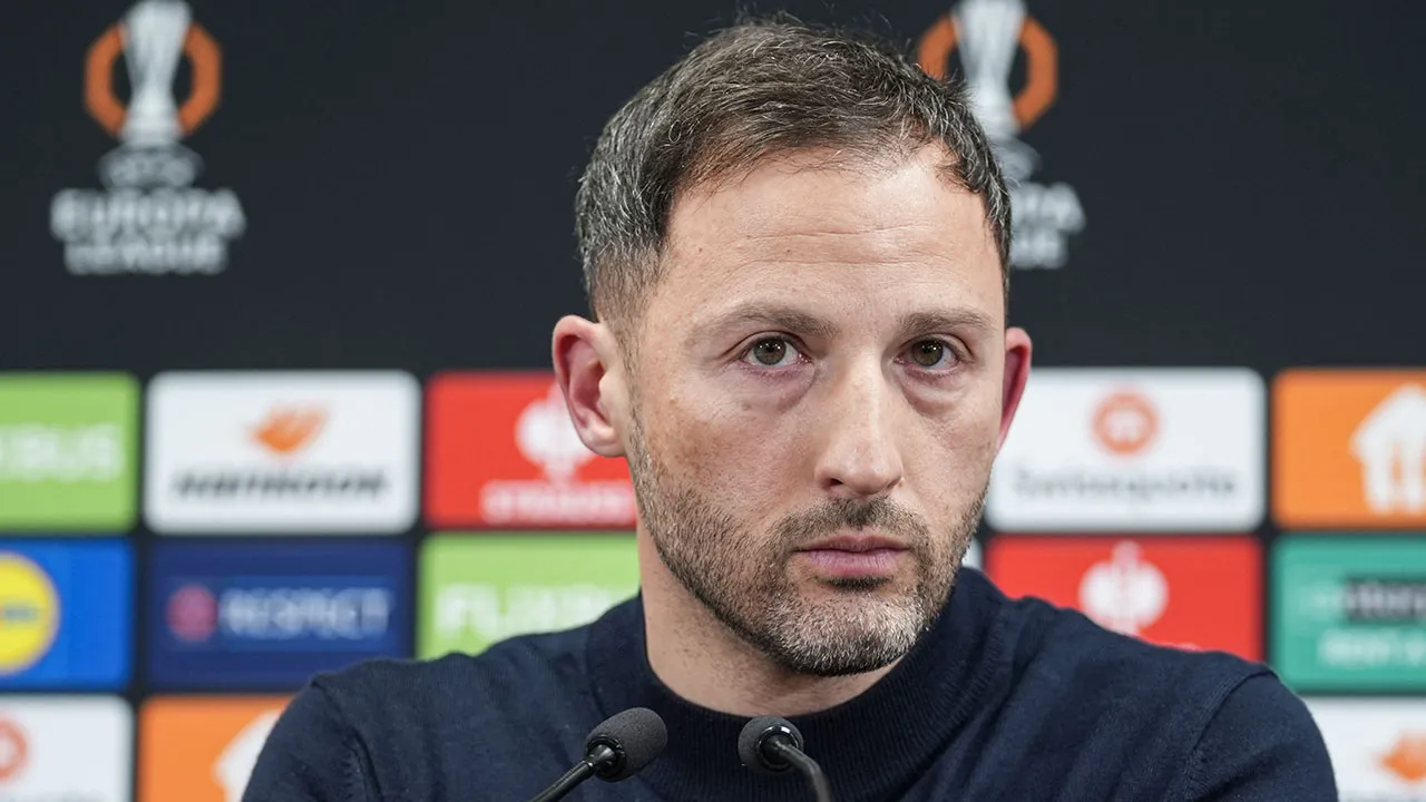 Fenerbahçe'de Tedesco'dan transfer ve ayrılık cevabı