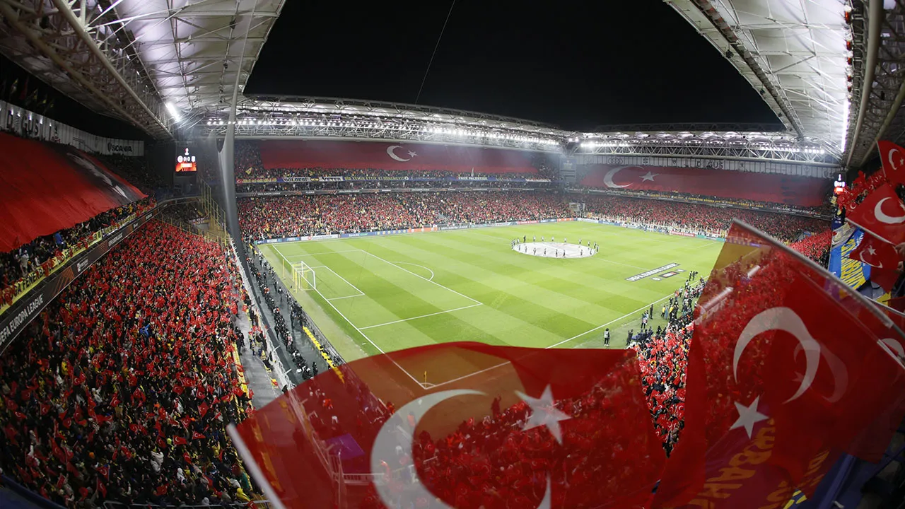 Kadıköy, Türk bayraklarıyla donatıldı!