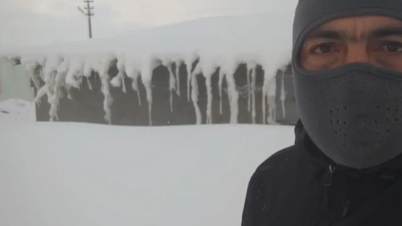 Ne Kamçatka, ne de Alaska! Sivas’ta bina yüksekliğinde kar yağdı