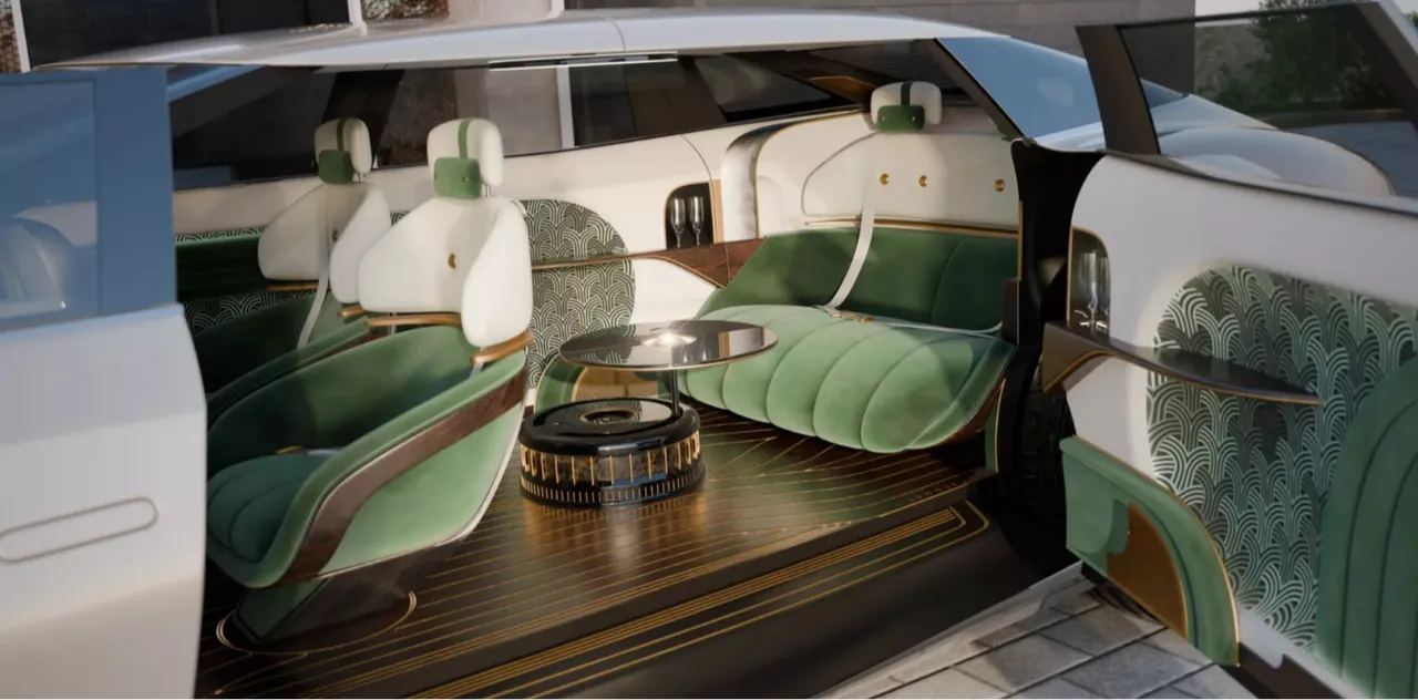 Rolls Royce yanında mütevazı kalır! 