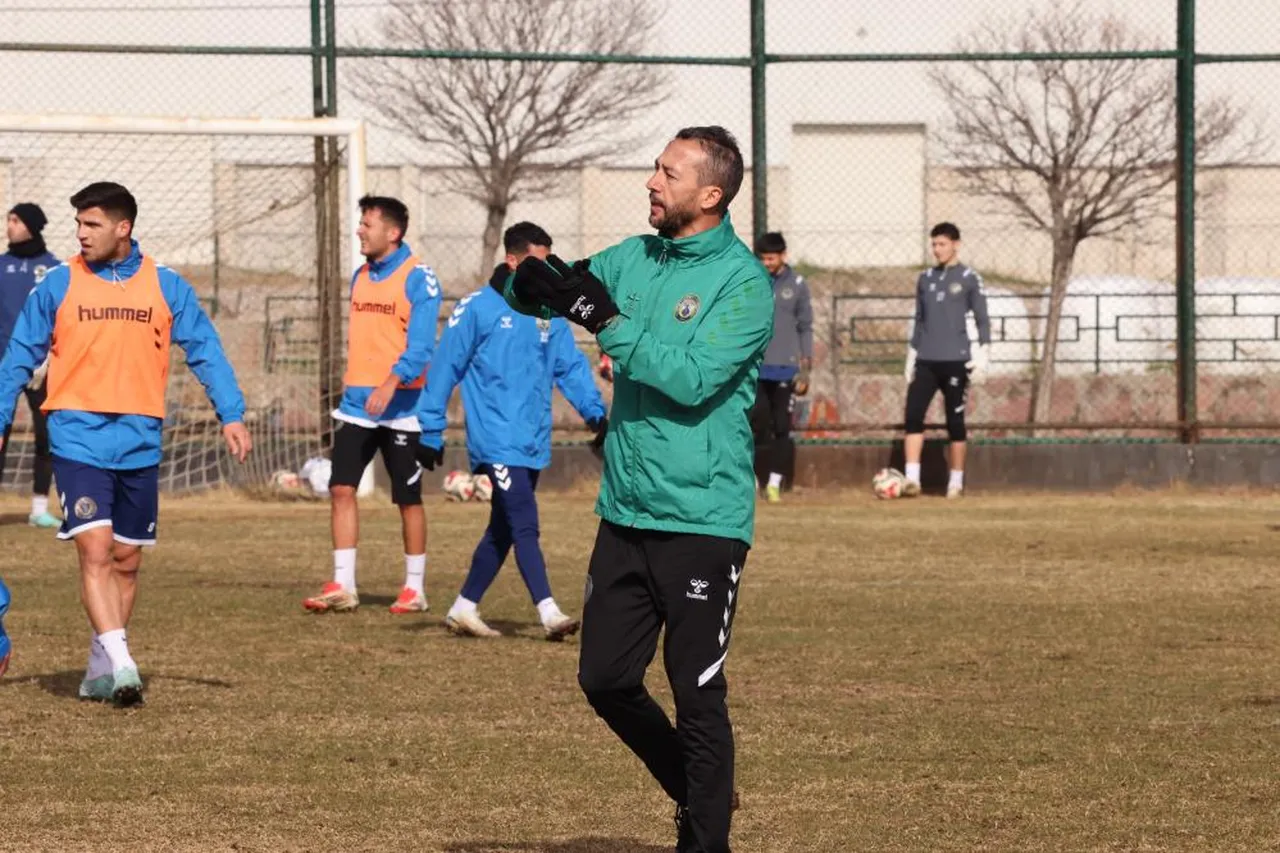 Menemen FK, ligde 35 puanla 5'inci sırada bulunuyor