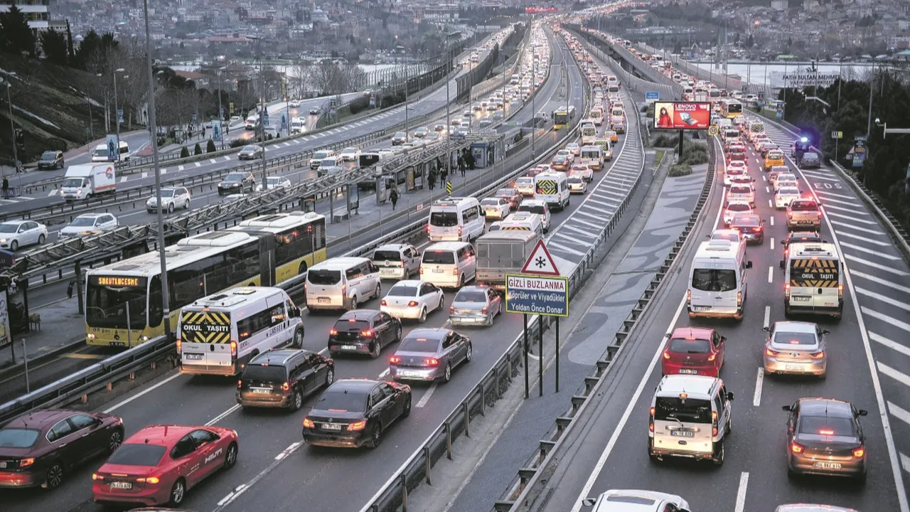 Dünyanın en kötü trafiğe sahip mega kentleri belli oldu! İstanbul kaçıncı sırada?