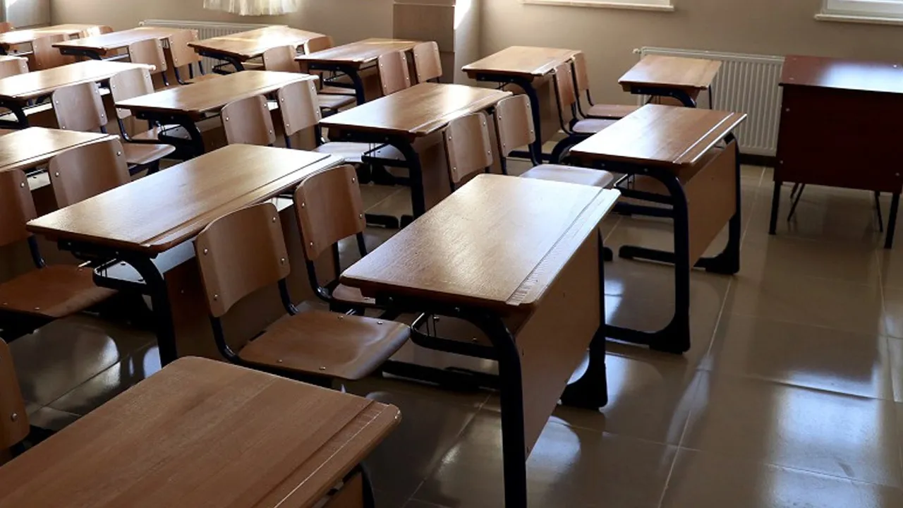 Görevden uzaklaştırılan öğretmen dehşet saçtı! 3 meslektaşını öldürdü, intihar etti