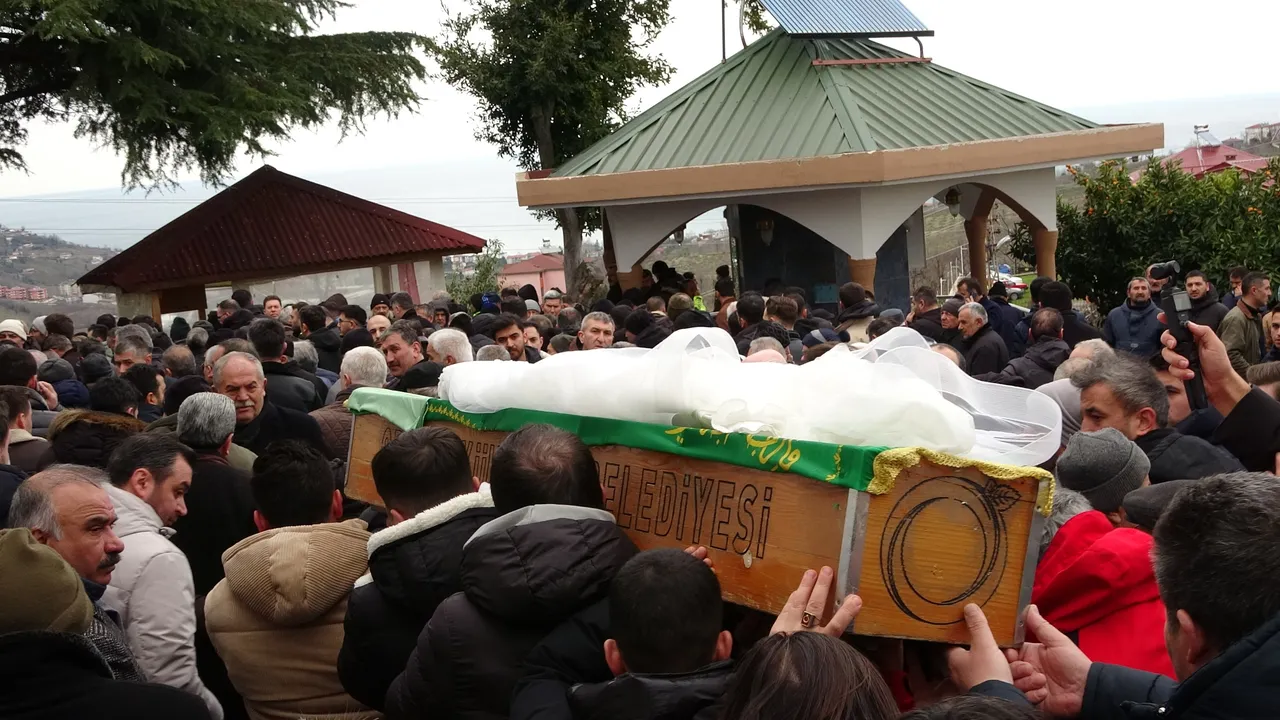 Hemşire Mina Aydın’ın kahreden ölümü! Tabutuna gelinliği konuldu