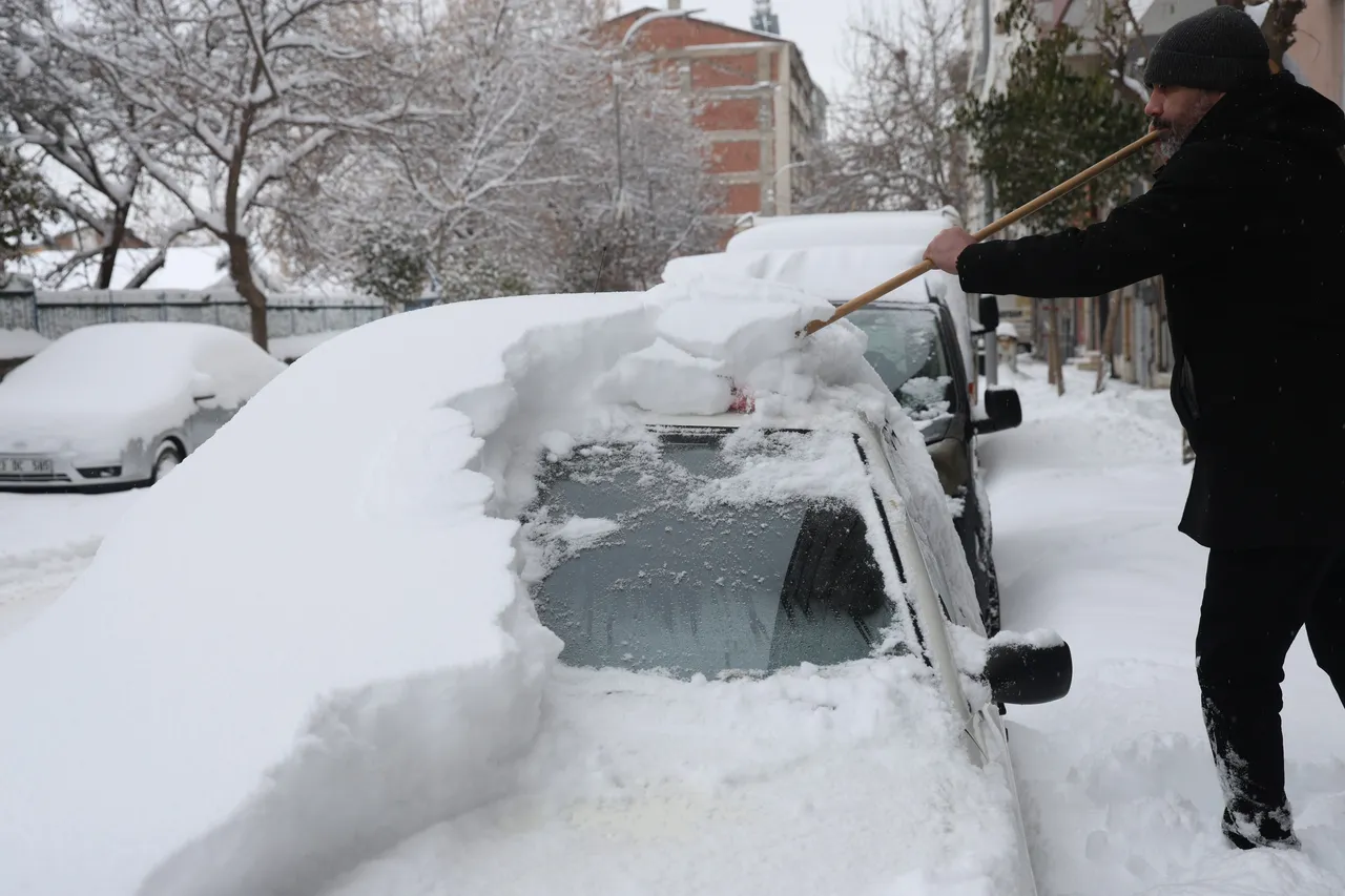 Kar kalınlığı 20 santimetre! 20 yıldır böylesi görülmedi