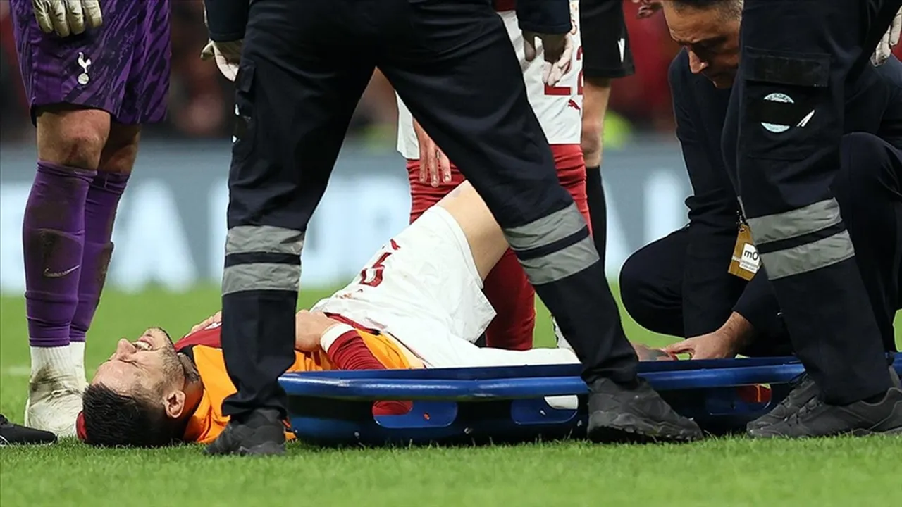 Mauro Icardi'nin sağ diz ön çapraz bağında kopuk ve menisküsünde hasar tespit edilmişti