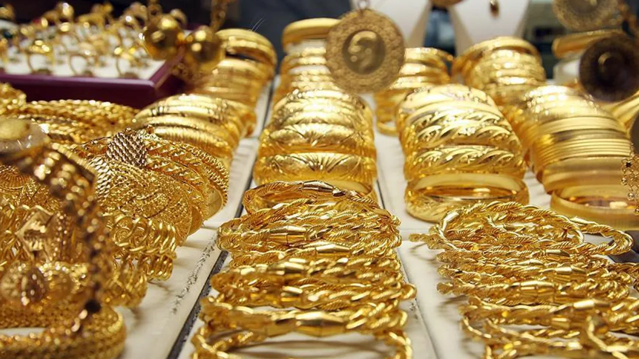 Altın fiyatlarında fırtına! Uzman isim tarih verdi