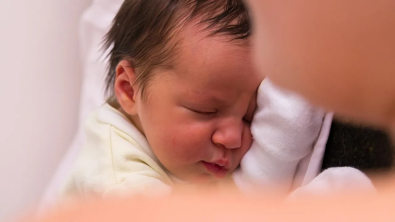 Yenidoğan bebeklere hayat kurtaran tarama: 1 Temmuz’da zorunlu olacak