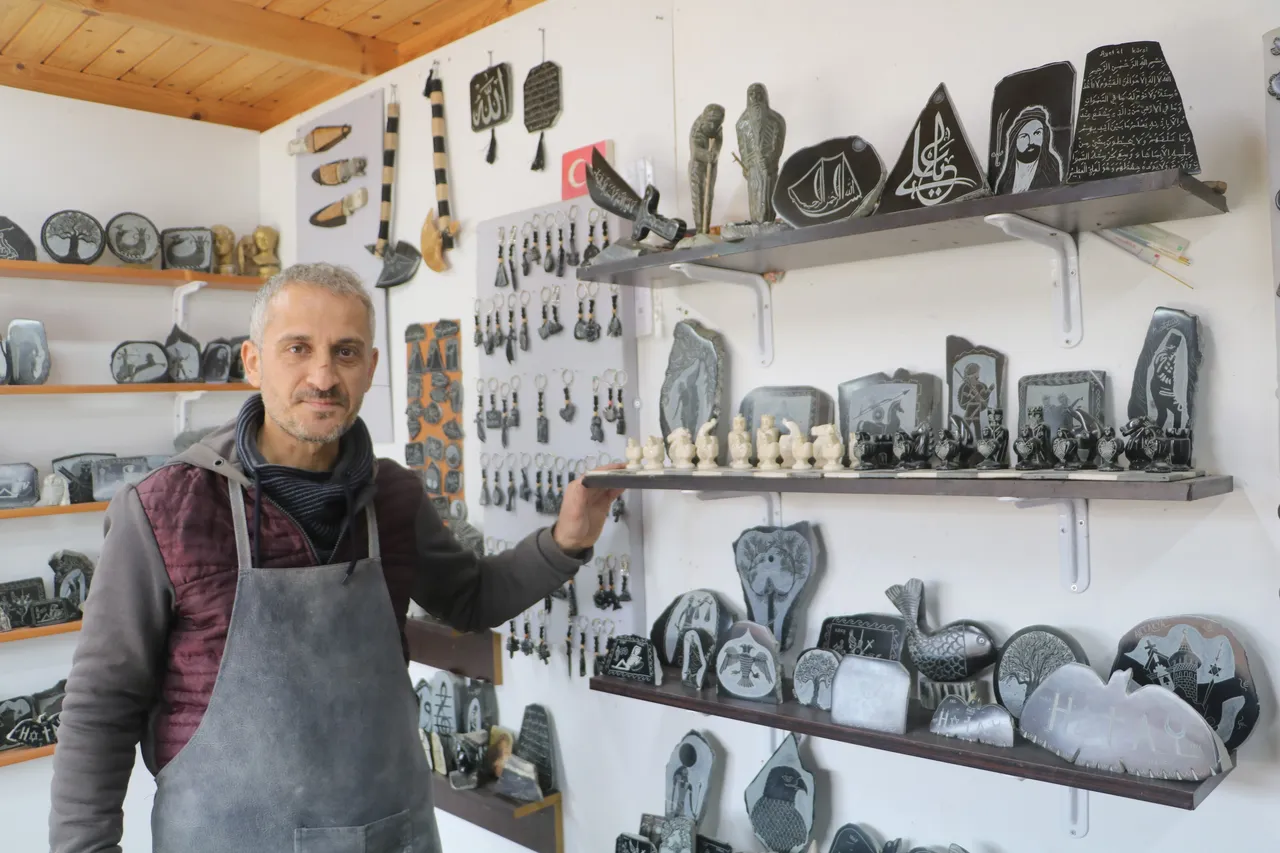 25 yıldır ekmeğini taştan çıkarıyor! Hobi olarak başlamış