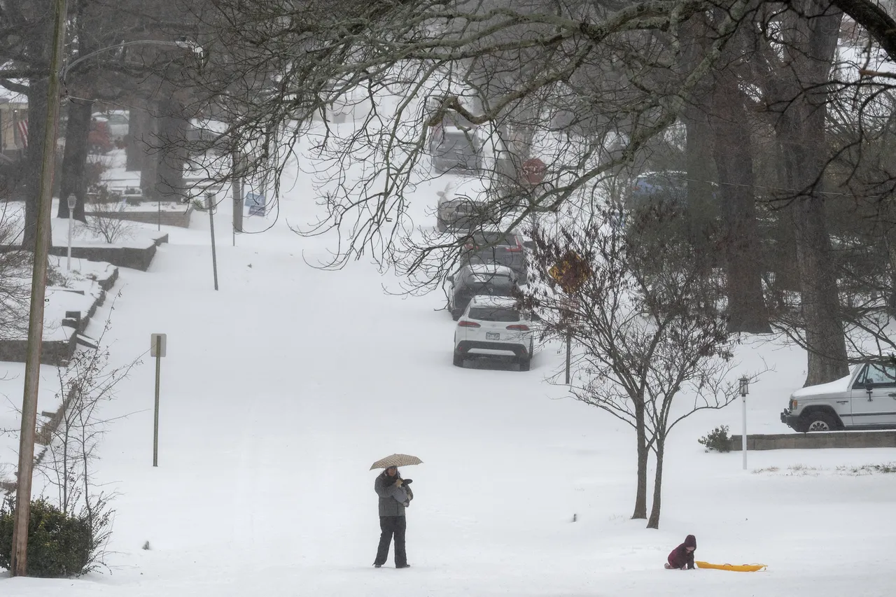 ABDde kar fırtınası alarmı: 10 bin uçuş iptal edildi!