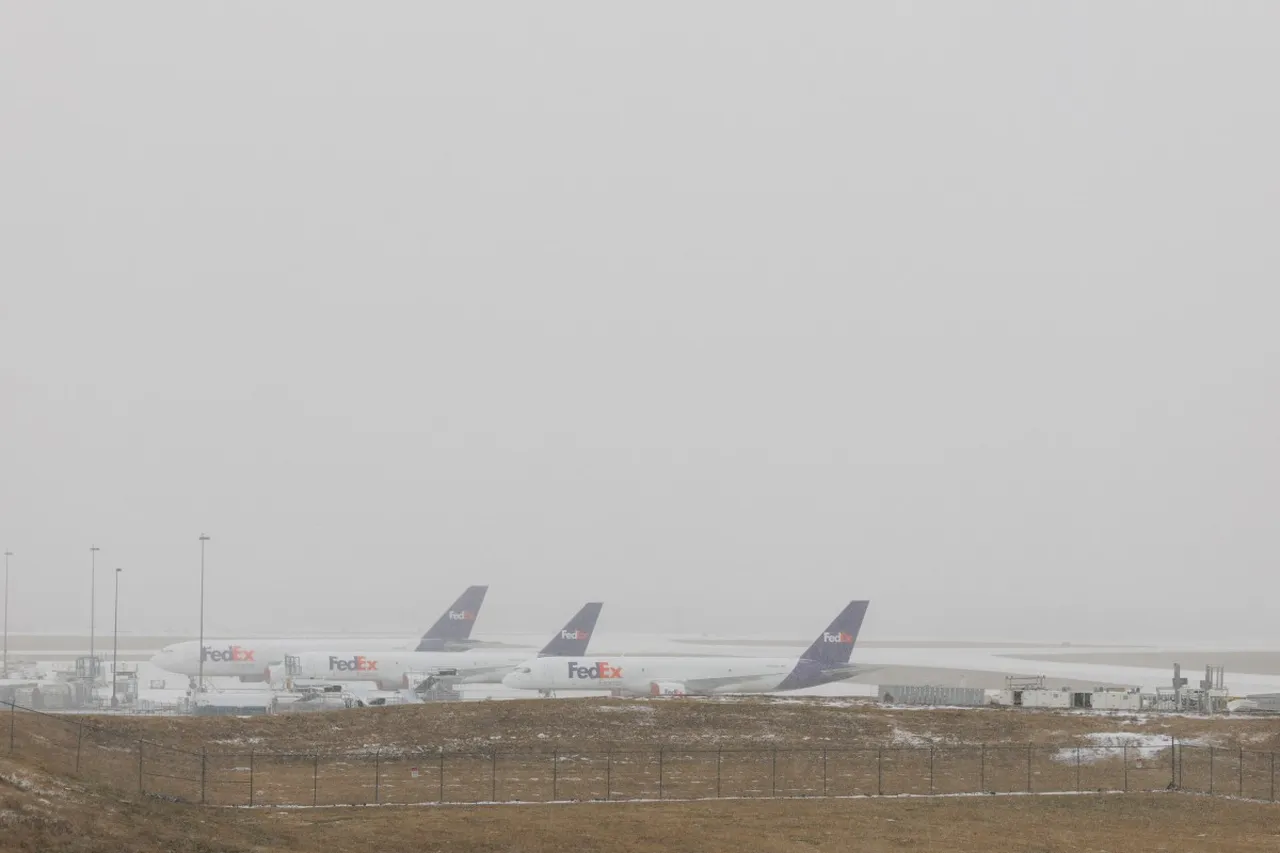 ABDde kar fırtınası alarmı: 10 bin uçuş iptal edildi!