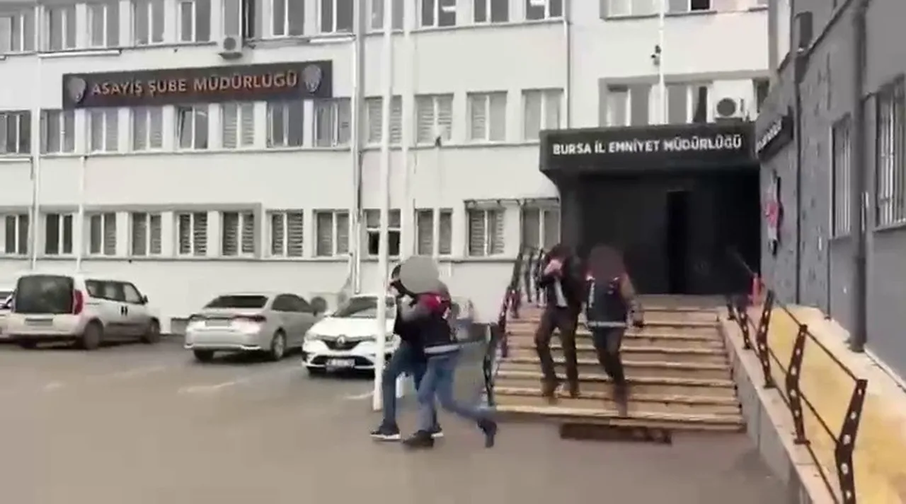 Altın alacaklar dikkat! Artık kuyumcular bile dolandırılıyor... Bursa'da sahte altın vurgunu kamerada