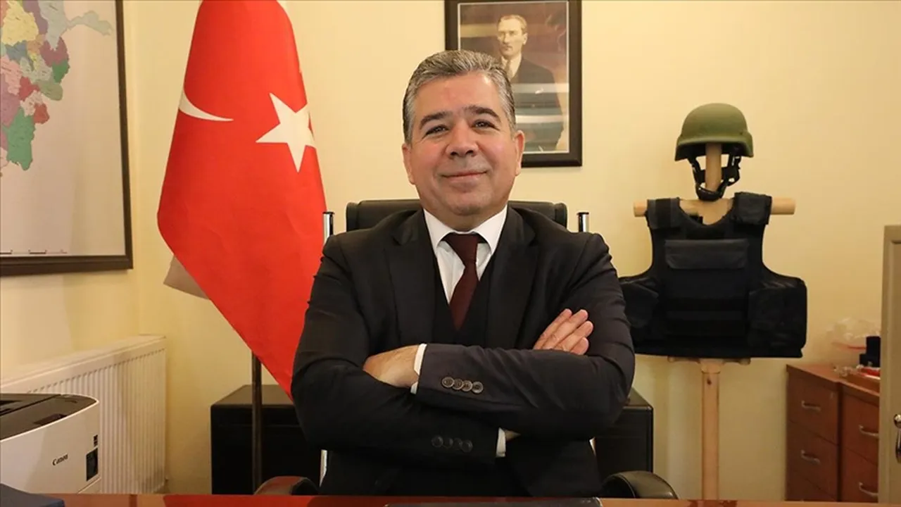 Büyükelçi Semih Lütfü Turgut, Türkiye’nin Sri Lanka Demokratik Sosyalist Cumhuriyeti nezdindeki Büyükelçisi olarak 4 Nisan 2024’te atanmış, 15 Mayıs 2024 itibarıyla Kolombo’daki görevine başlamıştı.