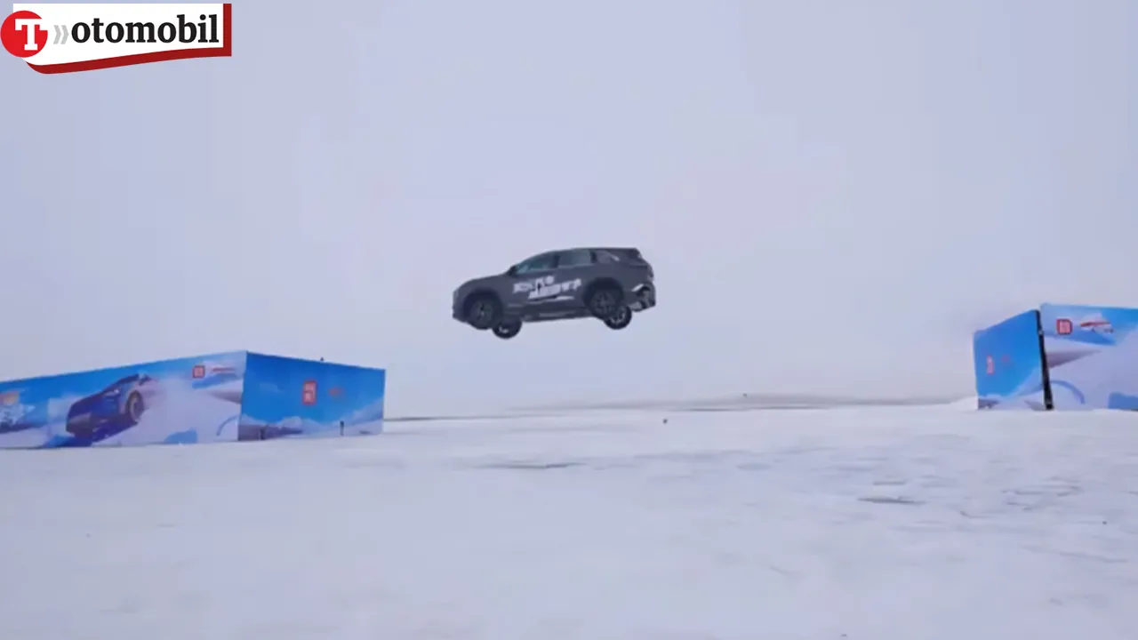 Çinli SUV’dan Guinness Dünya Rekoru: -30 derece, buzlu rampa, 20.9 metrelik atlayış 