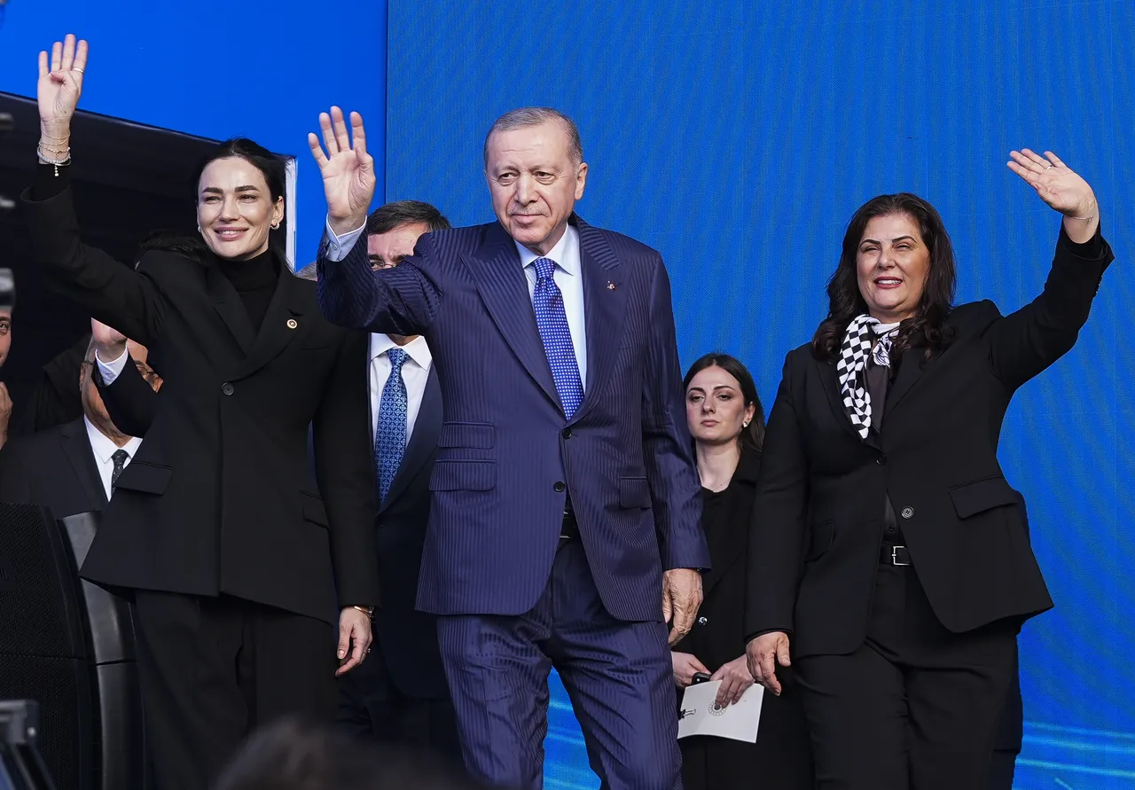 Cumhurbaşkanı Erdoğan'dan Özel'e deprem bölgesi tepkisi: Yeni mi ayıldınız?