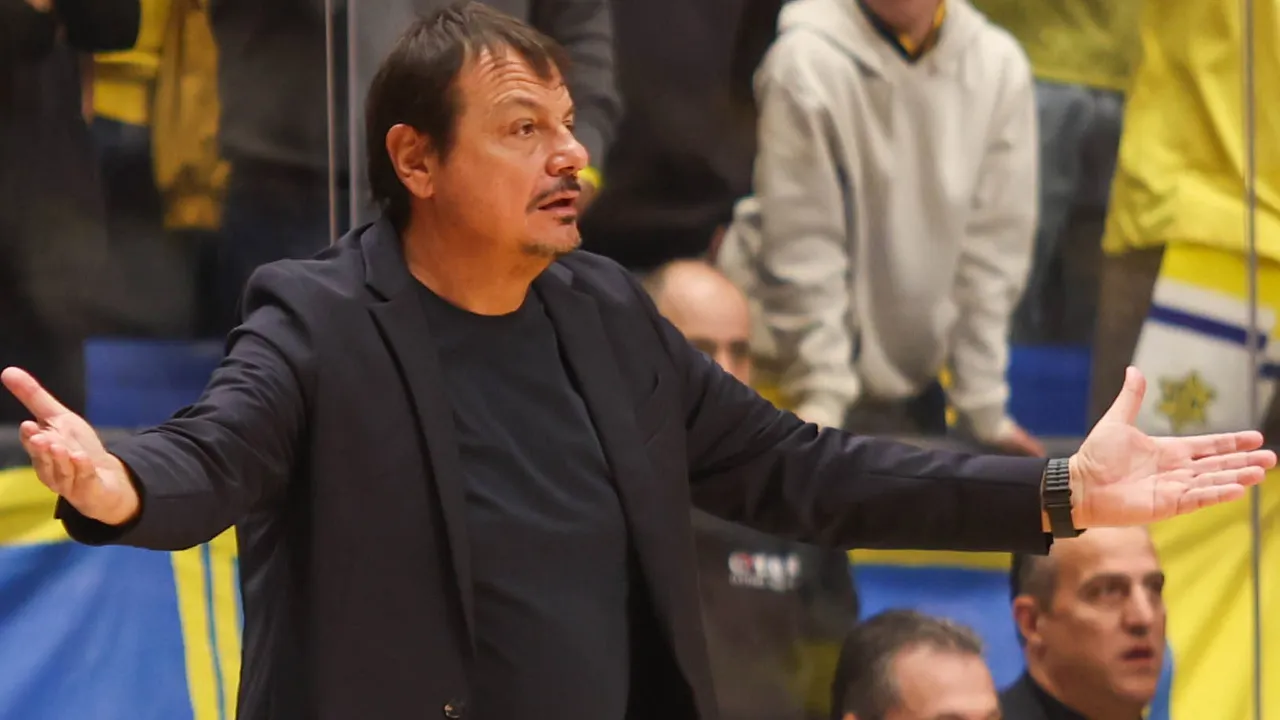 İsrail'de Ergin Ataman'a yapılan çirkin saldırıya TBF'den tepki: Titizlikle incelenmeli