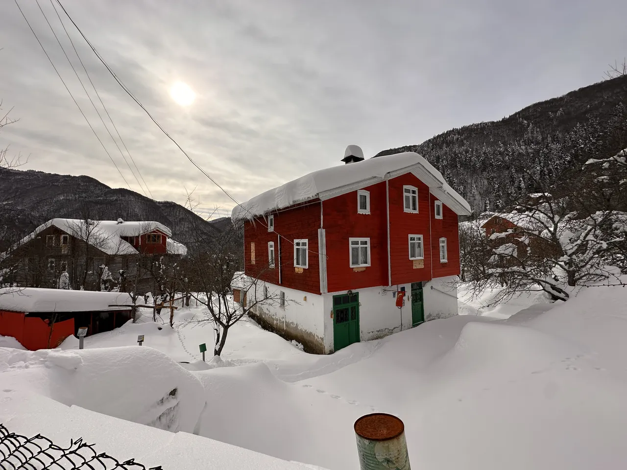 Kastamonu’da dağ köylerindeki asırlık ahşap evlerden kartpostallık manzaralar
