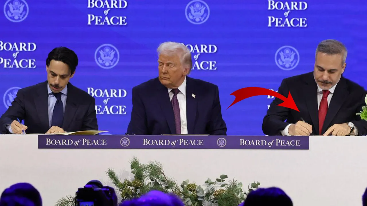 Trump dikkatle izlemişti! Hakan Fidan, zirveye damga vuran kalem detayını açıkladı