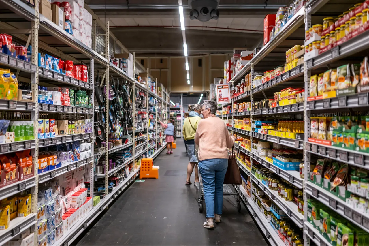 Ünlü market zinciri 28 yıl sonra Fransa'dan çekiliyor! 100 şubeyi rakiplerine satacak