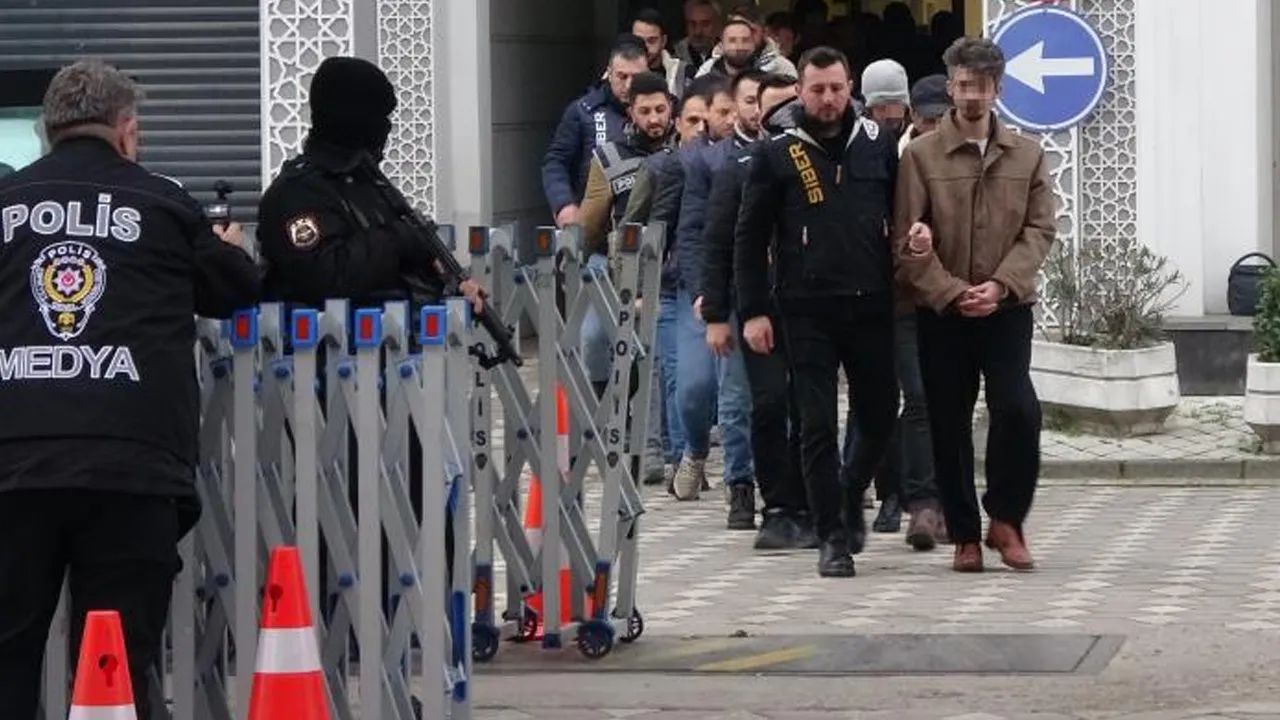 Yapay zekayla kadın profili açıp vurgun yapmışlar