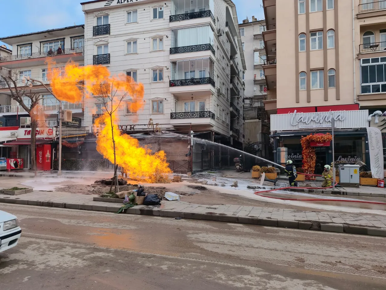 Doğalgaz hattı delindi, alevler yükseldi! Kırıkkale'de faciaya ramak kaldı