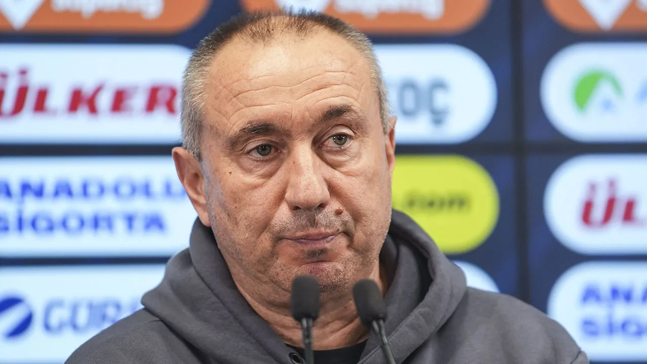 Göztepe'de Stoilov'dan Fenerbahçe maçı sözleri: Memnun değilim