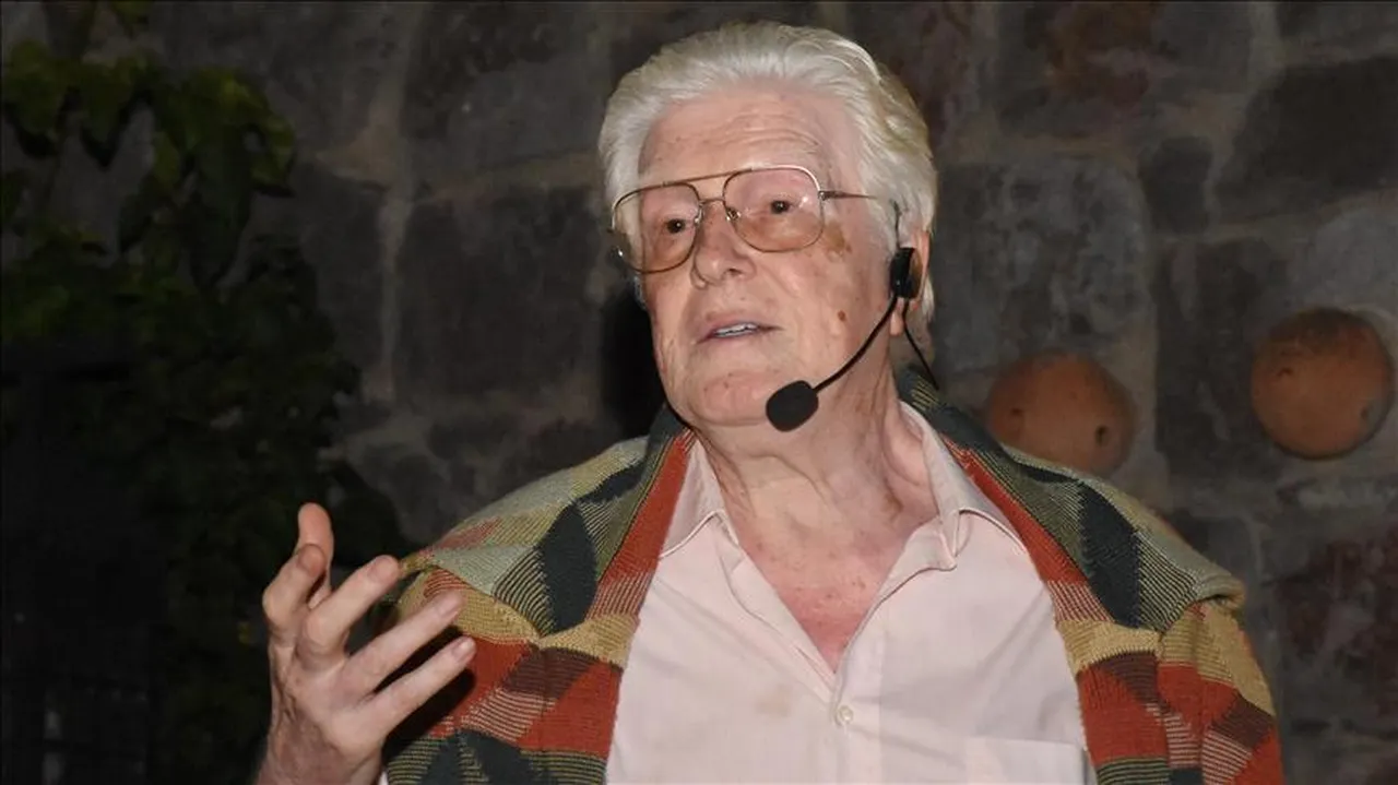 İzzet Günay kimdir, nereli, kaç yaşında? Oyuncu İzzet Günayın biyografisi