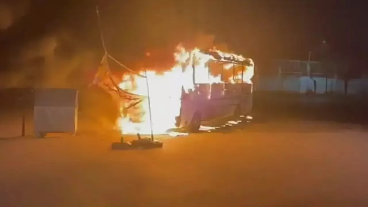 Kapıkule’de yolcu otobüsü alev alev yandı