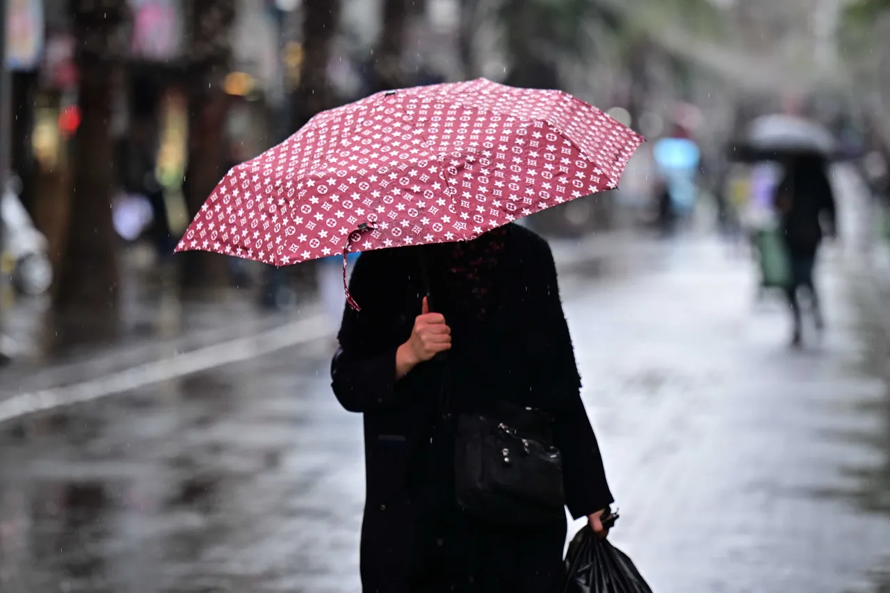 Meteoroloji’den 3 ilde kar, 11 ilde sağanak alarmı! Kış geri dönüyor
