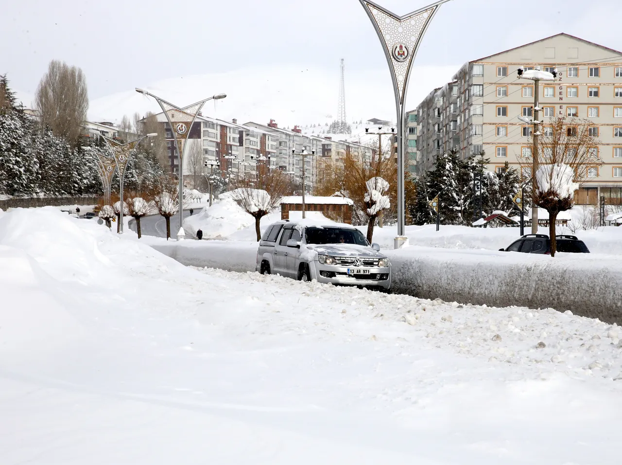Meteoroloji’den 3 ilde kar, 11 ilde sağanak alarmı! Kış geri dönüyor