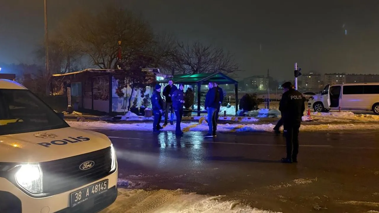 Öfkeli evlat önce dehşet sonra kurşun saçtı! Babasının büfesini basıp... 