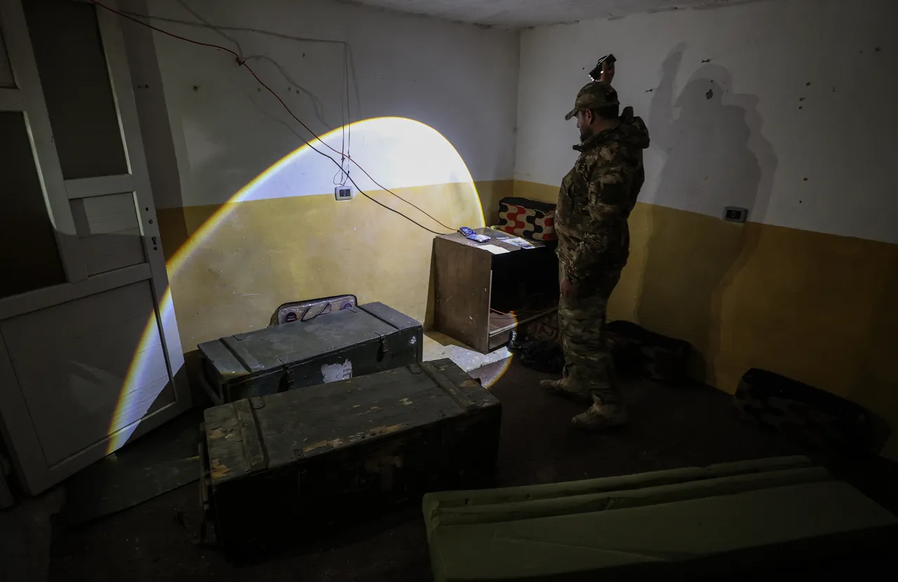 Terör örgütünün Suriye'deki gizli ağı: Evlerinden altından birbirine bağlanan tüneller çıktı!