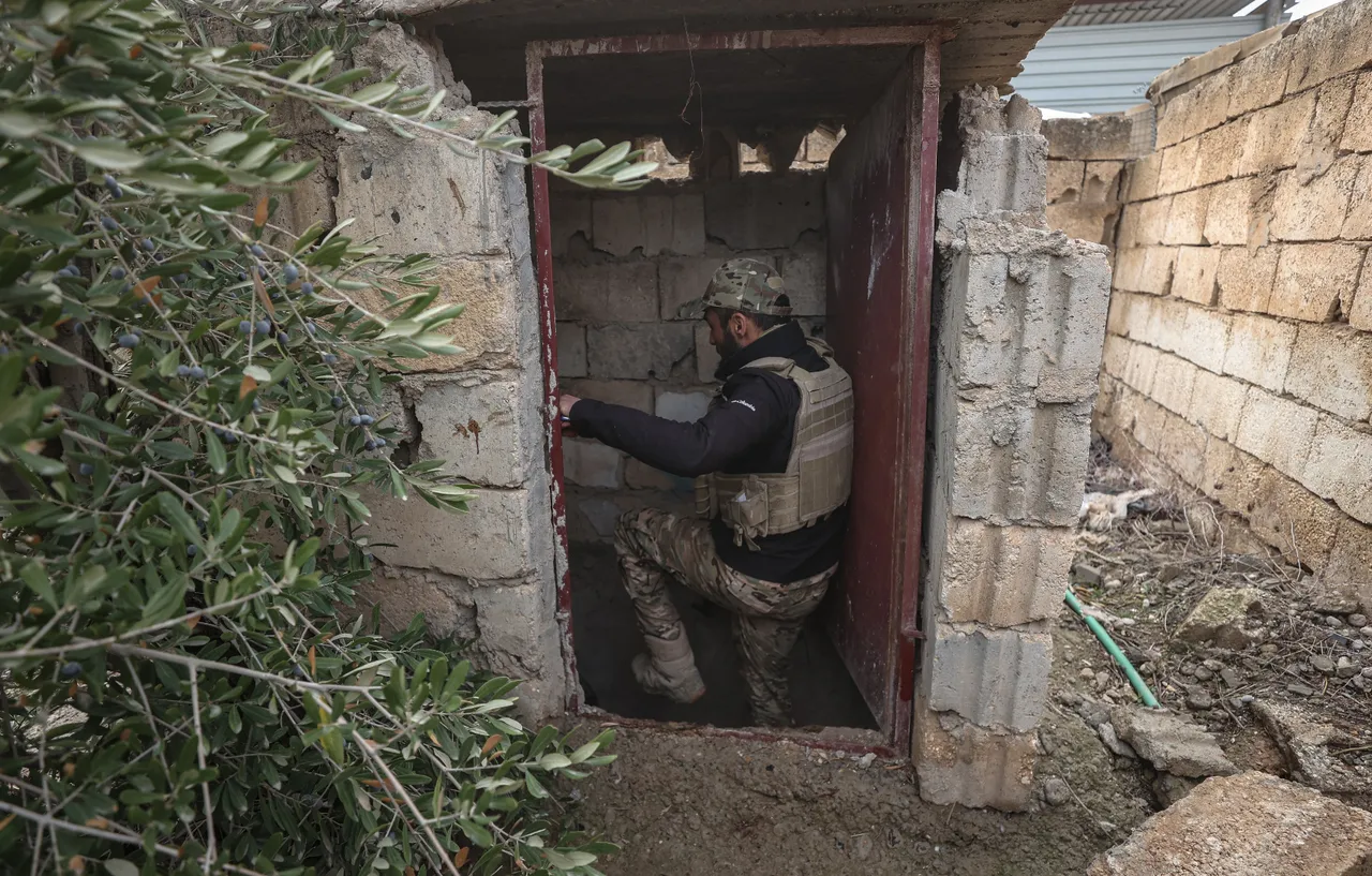 Terör örgütünün Suriye'deki gizli ağı: Evlerinden altından birbirine bağlanan tüneller çıktı!