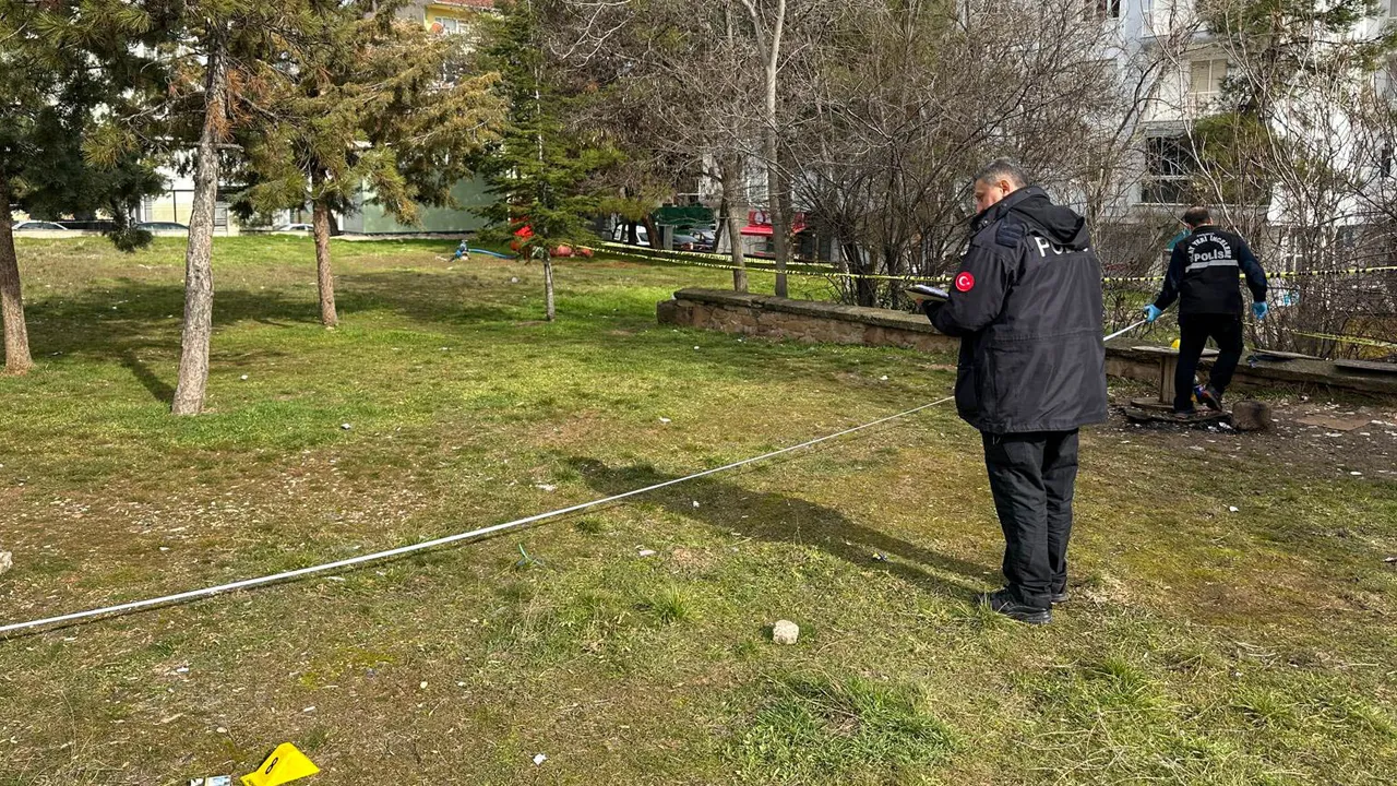 Uşak'ta Millet Bahçesi'nde bir kişi ölü bulundu