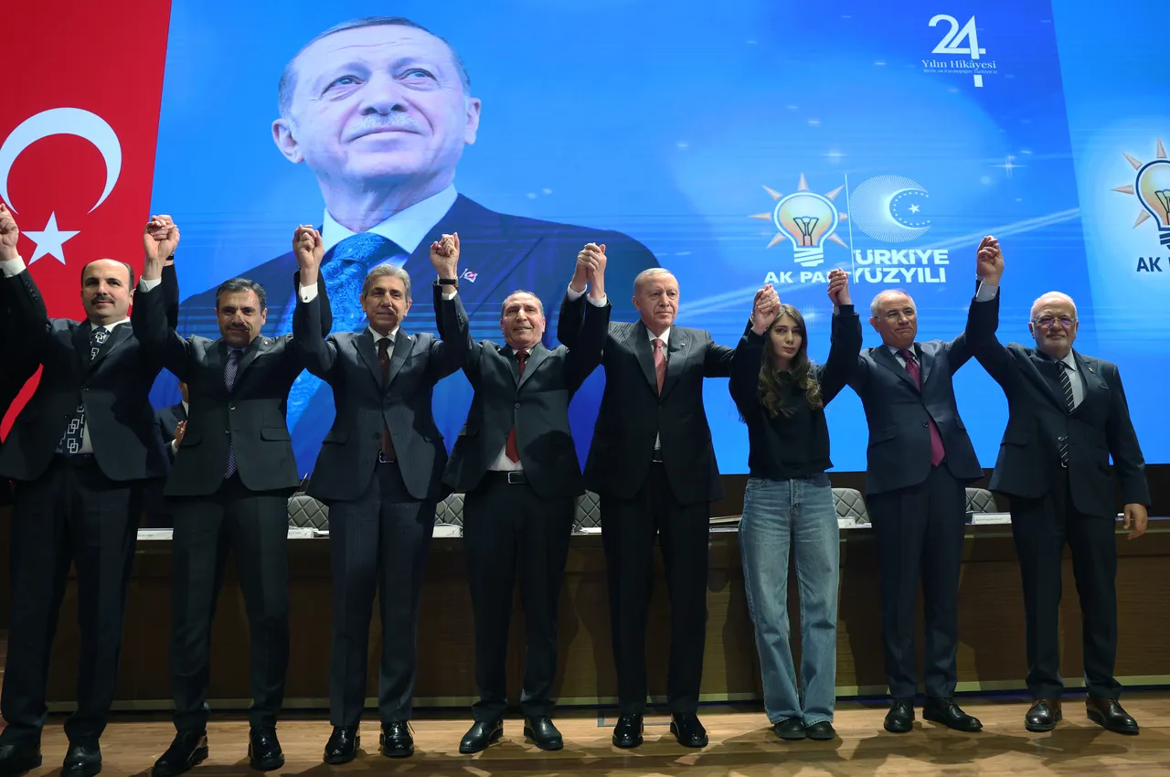 4 belediye başkanı daha AK Parti'ye katıldı