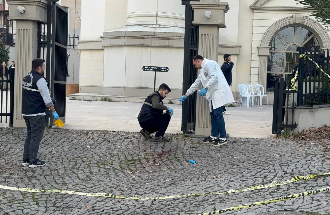Kağıthane’de ağabey, annesinin cenazesinde kardeşini silahla vurarak öldürdü