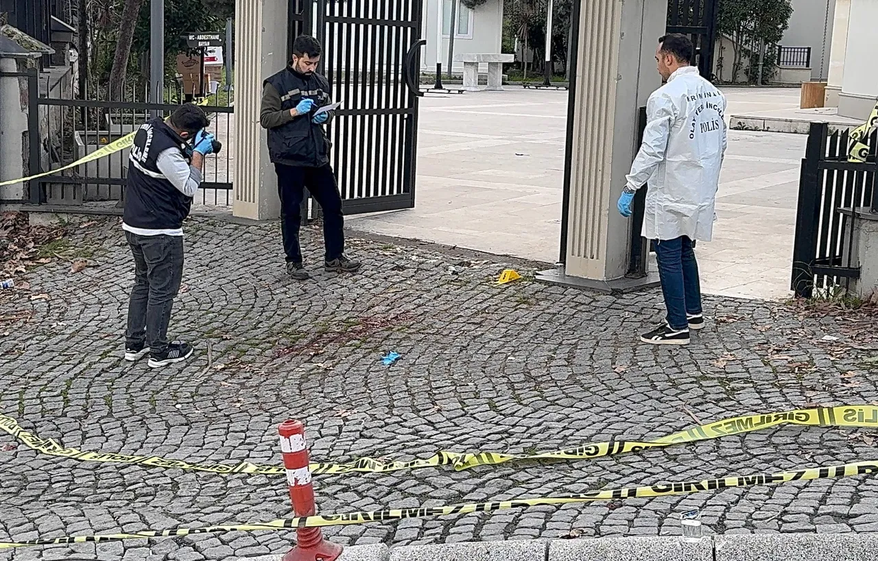 Kağıthane’de ağabey, annesinin cenazesinde kardeşini silahla vurarak öldürdü