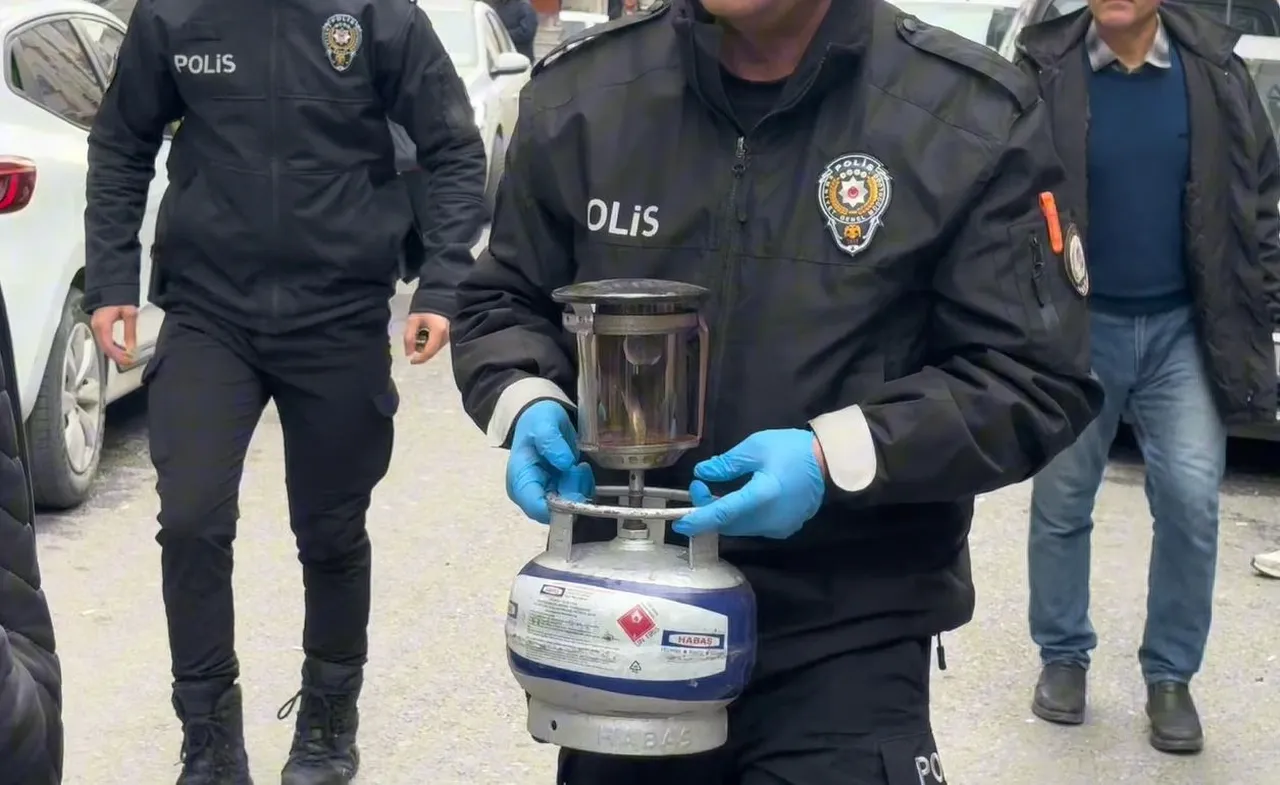 Bağcılar'da bir evde 3 kişinin cesedi bulundu! 'Gaz lambası' detayı